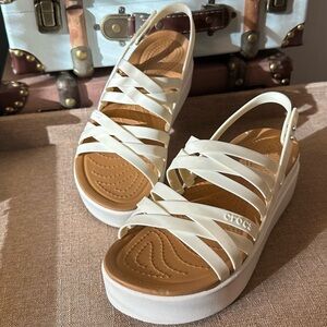 Brooklyn Strappy Crocs